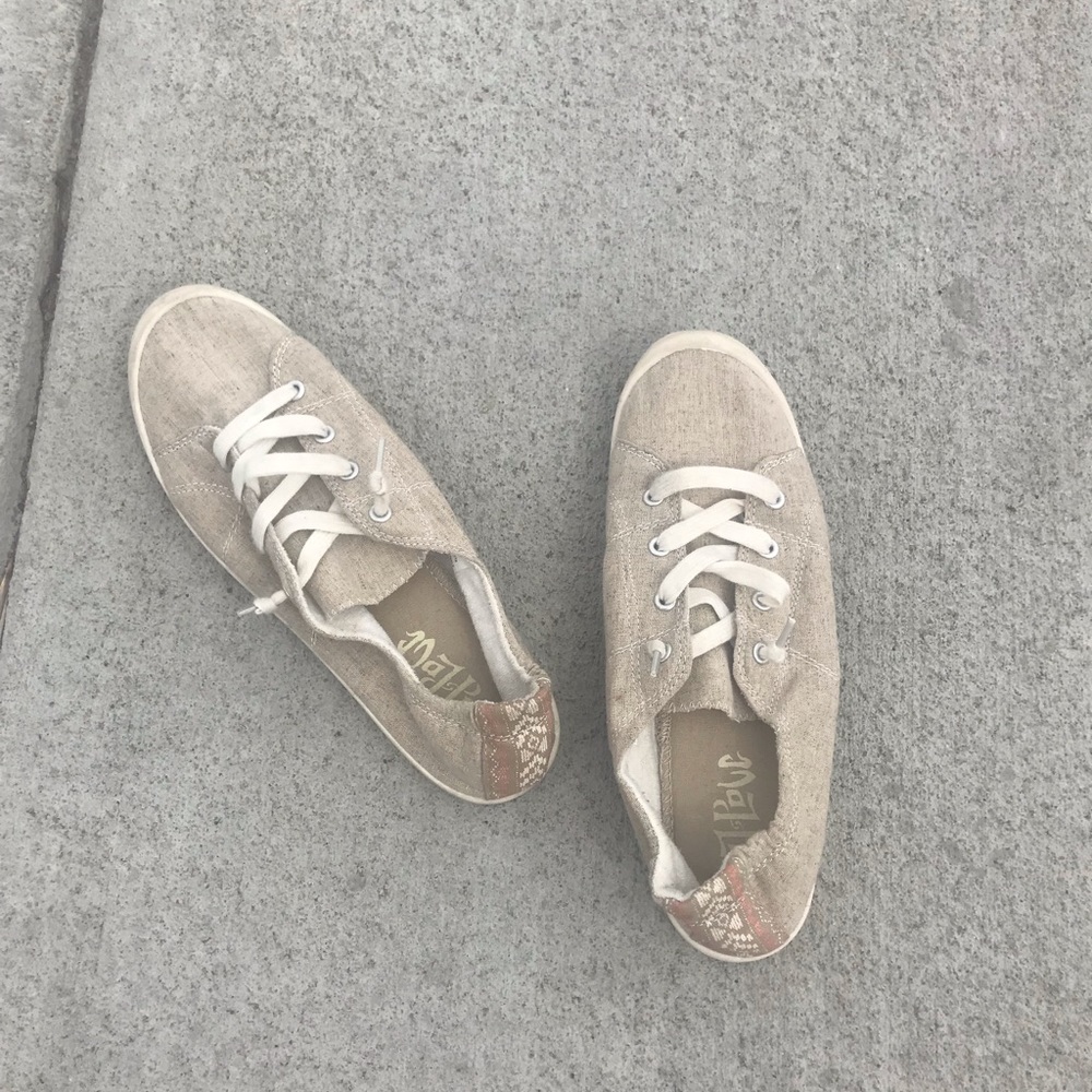 Nude shoes